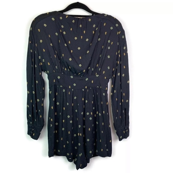 Free People long sleeve keyhole button romper - Picture 7 of 8